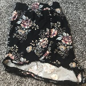Black floral shorts sz XL